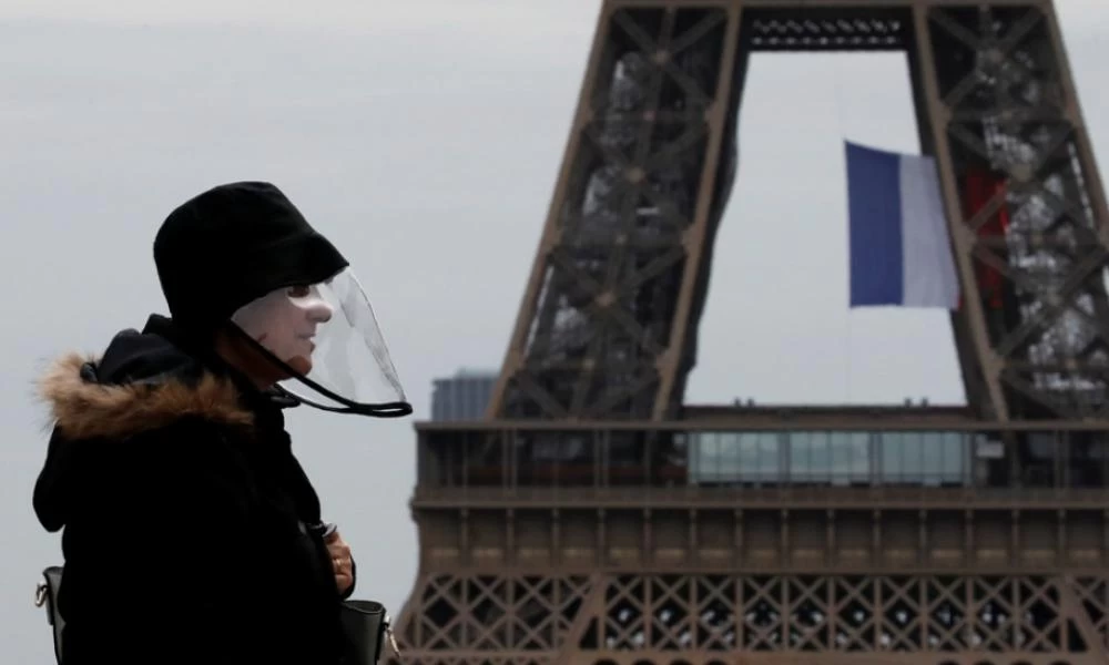 Γαλλία: Έρχεται "κύμα" νέων μέτρων εναντίον του φονικού ιού